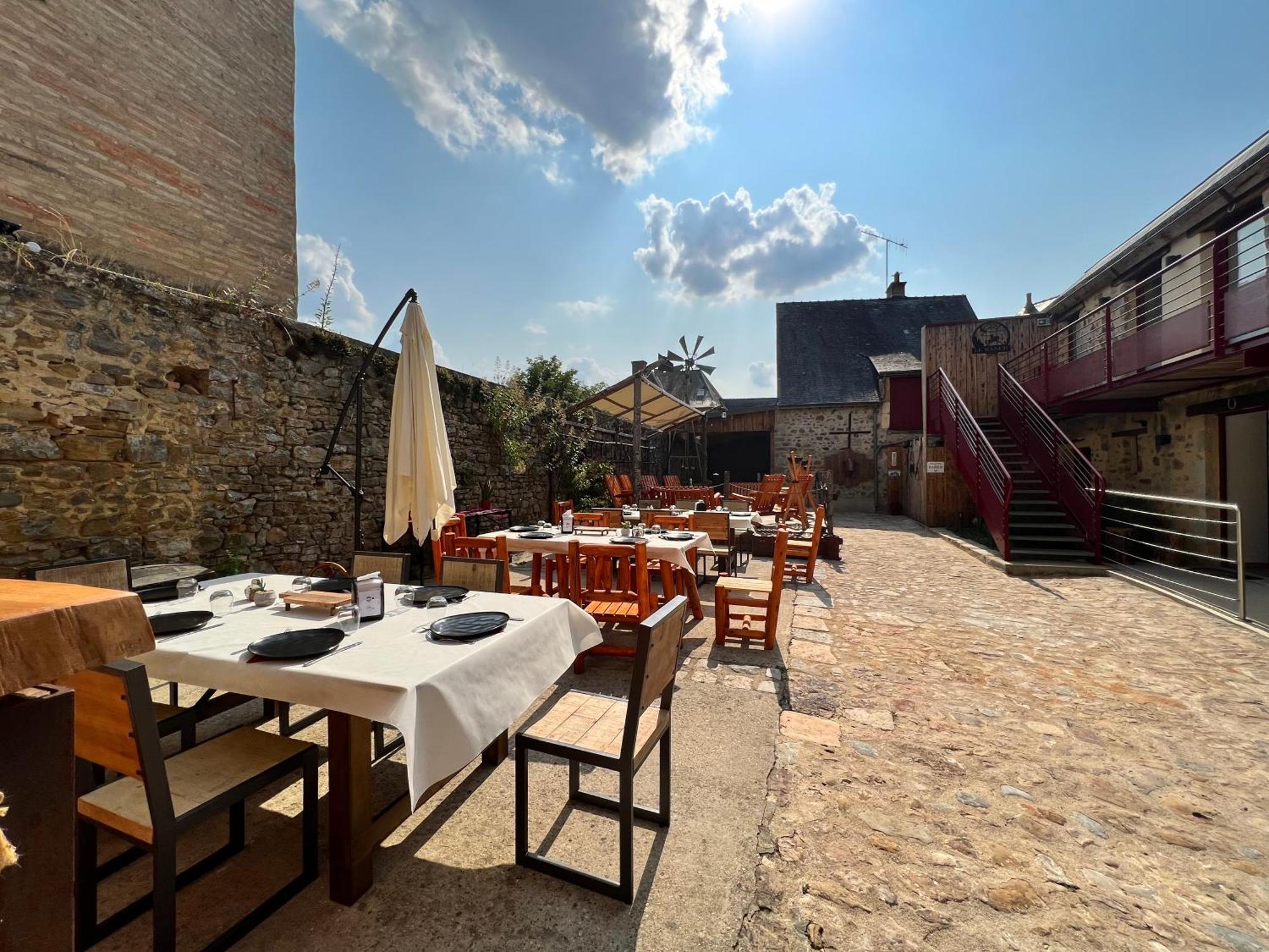 Hotel Le Ranch Brulon ภายนอก รูปภาพ