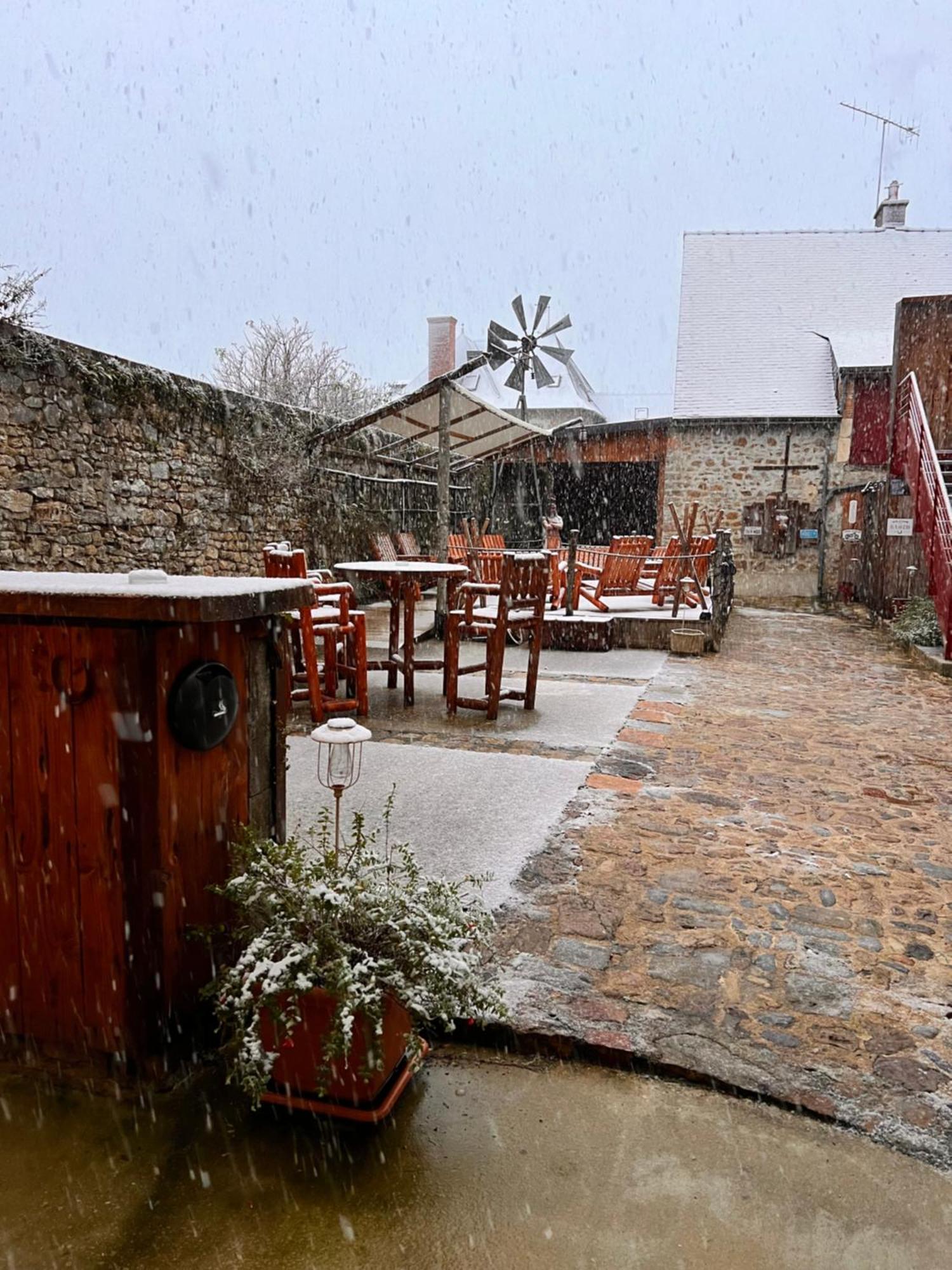 Hotel Le Ranch Brulon ภายนอก รูปภาพ